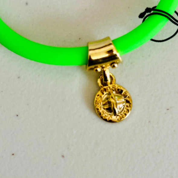 MARC BY MARC JACOBS ELASTIC SILICON BRACELET WITH CHARM - TOUCAN GREEN New MARC BY MARC JACOBS ELASTIC SILICON BRACELET WITH CHARM - TOUCAN GREEN New