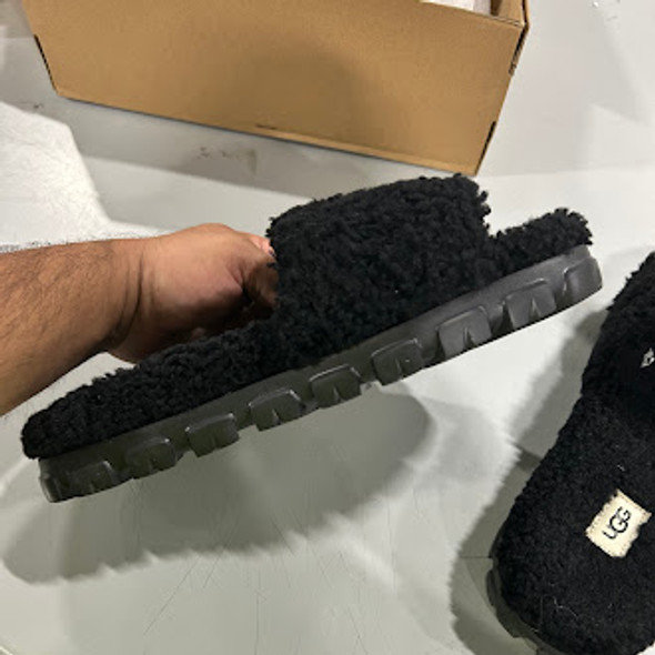 UGG WOMEN'S COZETTA CURLY SLIPPER - SIZE: WOMEN 9 - BLACK UGG WOMEN'S COZETTA CURLY SLIPPER - SIZE: WOMEN 9 - BLACK