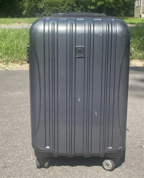 DELSEY PARIS HELIUM AERO HARDSIDE EXPANDABLE LUGGAGE 8 SPINNER WHEELS - TITANIUM DELSEY PARIS HELIUM AERO HARDSIDE EXPANDABLE LUGGAGE 8 SPINNER WHEELS - TITANIUM