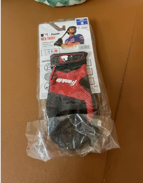 FRANKLIN NEW BATTING GLOVES YOUTH SMALL NEX SKINZ - SIZE: YOUTH S - RED New FRANKLIN NEW BATTING GLOVES YOUTH SMALL NEX SKINZ - SIZE: YOUTH S - RED New