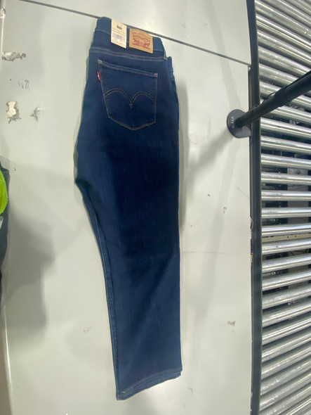 LEVI'S CLASSIC STRAIGHT FIT WOMEN'S JEANS 32 (14S) - SIZE: WOMEN 32 New LEVI'S CLASSIC STRAIGHT FIT WOMEN'S JEANS 32 (14S) - SIZE: WOMEN 32 New