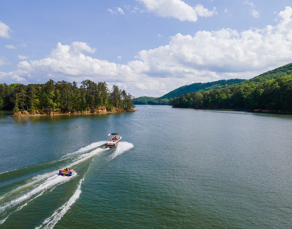 AIRHEAD SPORTSSTUFF POPARAZZI 3 RIDER TOWABLE TUBE - RED/YELLOW AIRHEAD SPORTSSTUFF POPARAZZI 3 RIDER TOWABLE TUBE - RED/YELLOW