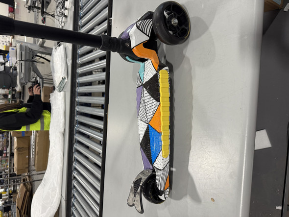 SULIVES 3 WHEEL SCOOTER FOR KIDS AGES 2-12 - CUBISM / MODERN ART