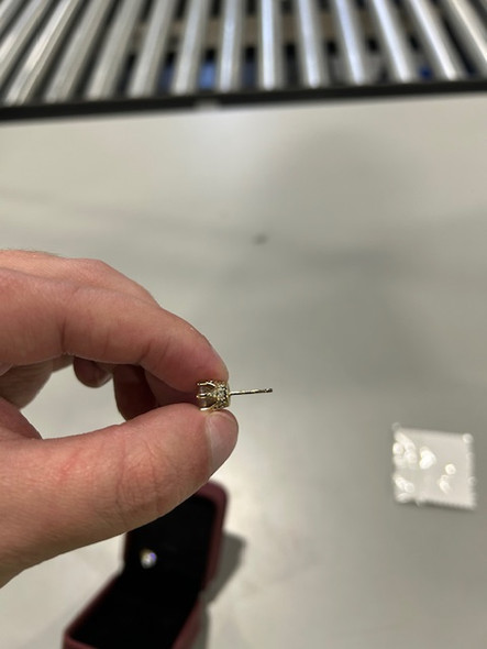 PATIKIL WHITE AND GOLD STUD EARRINGS - WHITE/GOLD