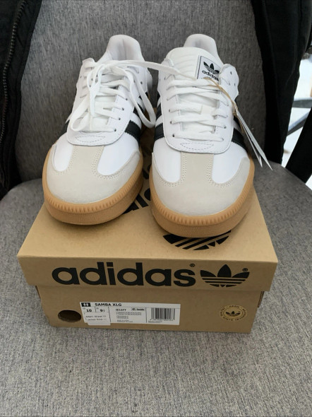 ADIDAS SAMBA SNEAKERS - SIZE: MEN 9 (AU/UK M8.5 W8.5) - WHITE/BLACK/VIVID RED New