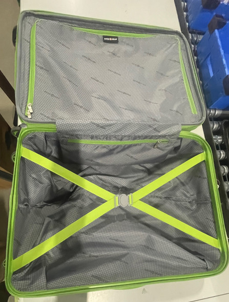 SWISSGEAR 7366 SIGNATURE HARDSIDE EXPANDABLE LUGGAGE WHEELS SA7366 - GREEN