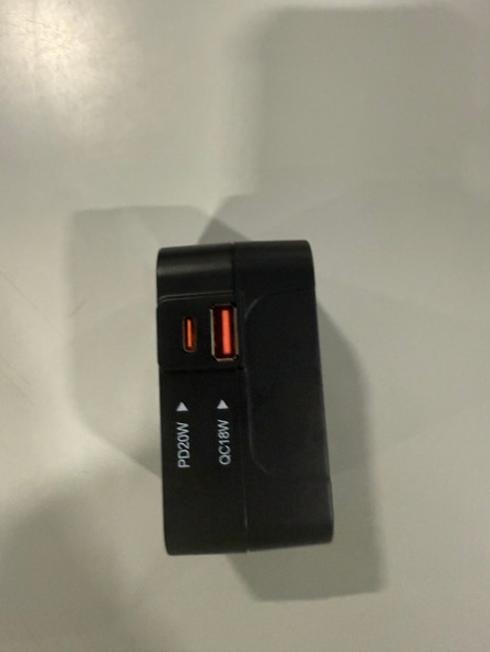 HAPOS UNIVERSAL TRAVEL ADAPTER, PD20W INTERNATIONAL POWER ADAPTER - BLACK