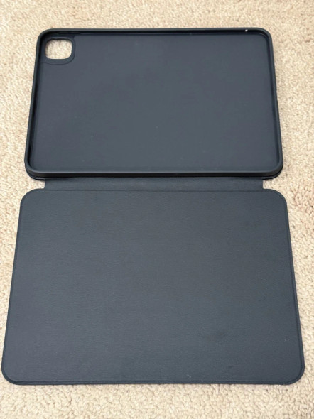 ESR IPAD PRO 11 INCH BLACK ROTATING CASE WITH REMOVABLE MAGNETIC COVER - BLACK