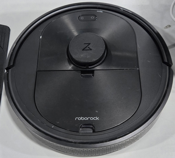 ROBOROCK Q5+ ROBOT VACUUM CLEANER WITH AUTO-EMPTY DOCK - BLACK
