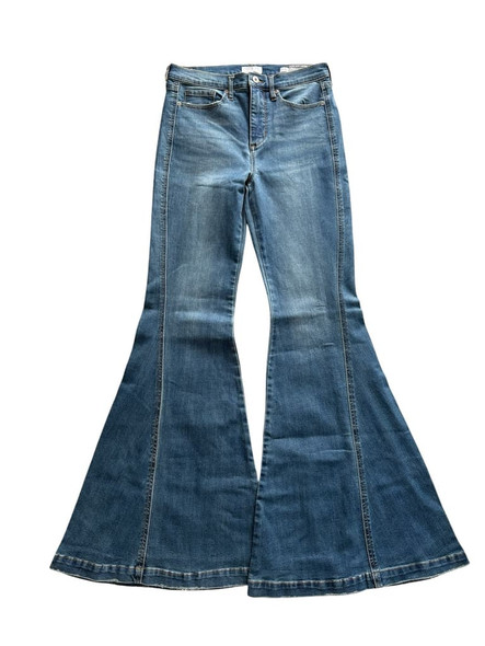 SOFIA BY SOFIA VERGARA MELISA MEGA FLARE HIGH-RISE 29" - SIZE: WOMEN 6 - MD WASH New