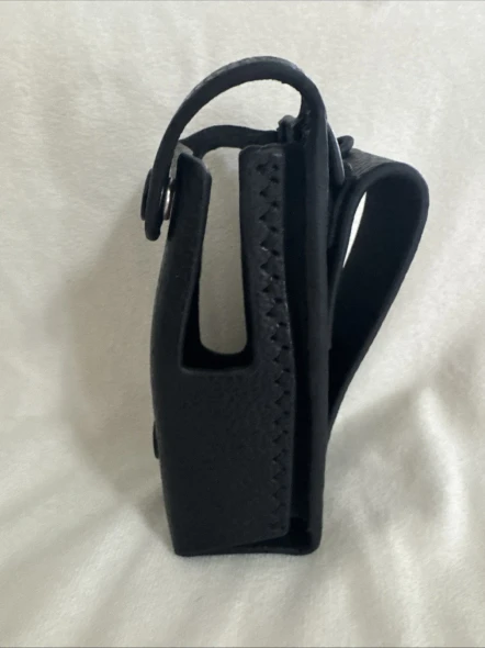 MOTOROLA OEM LEATHER HOLSTER NTN8381C SWIVEL - BLACK