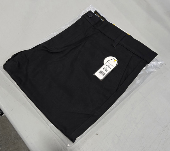 AUTHENTIC STRETCH LASTING FIT & COMFORT PANTS - SIZE: MEN 42X30 - BLACK