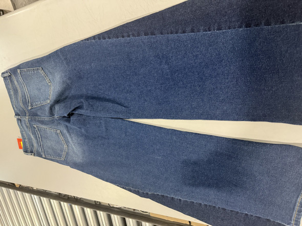 SOFIA BY SOFIA VERGARA MARGOT SEAMED WIDE LEG AVERAGE JEANS SIZE: 6 - DARK WASH New