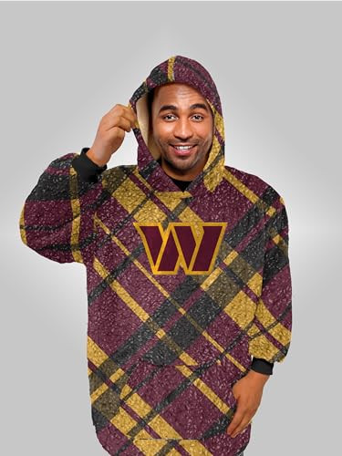 NFLHCDD-6COM NFL WASHINGTON COMMANDERS DIGITAL DASH SHERPA HOODED CAPE -OSFA New