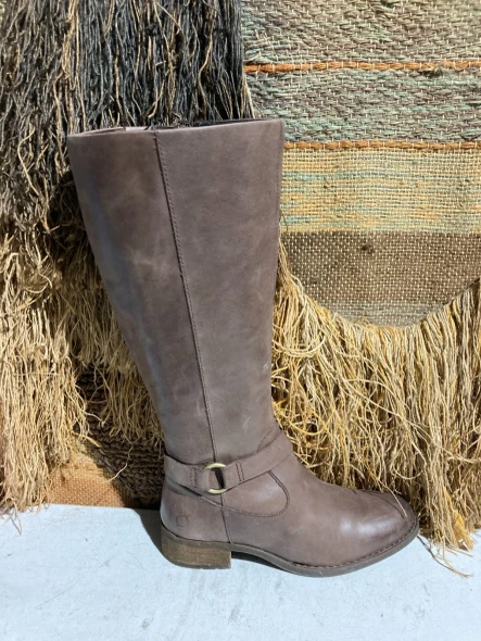 BORN WINTER BOOTS - SIZE: WOMEN 7M - BROWN