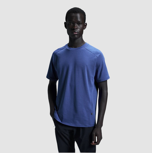 ON FOCUS-T ULTRA SOFT T-SHIRT - SIZE: MEN'S MEDIUM - INDIGO New