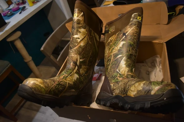 DRYCODE HUNTING BOOTS FOR MEN CAMO WATERPROOF RUBBER BOOTS - SIZE: MEN 11 - CAMO