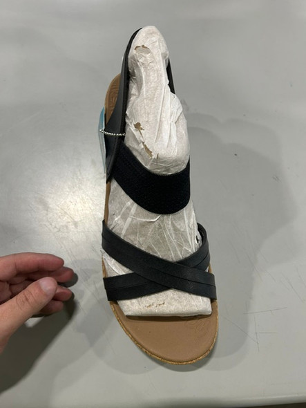 SKETCHERS CALI FROM SKECHERS - SIZE: WOMEN 11- CREAMY TAN BROWN BLACK STRAPS