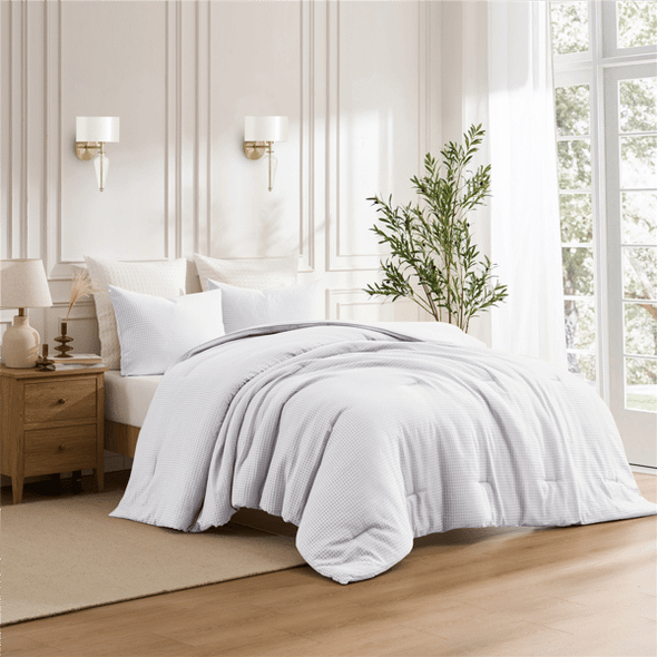 KATHY IRELAND 3PC WAFFLE DOWN ALTERNATIVE COMFORTER SET - KING - WHITE