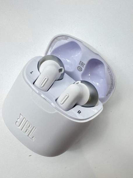 JBL TUNE 225TWS TRUE WIRELESS SOUND, BLUETOOTH, 25H BATTERY - WHITE