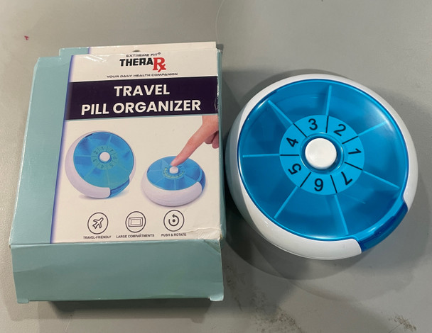 GENERIC TRAVEL PILL ORGANIZER, 7 COMPARTMENTS - WHITE/BLUE