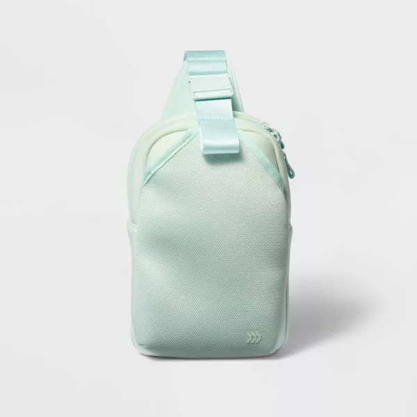 ALL IN MOTION WATER BOTTLE CROSSBODY BAG - MINT