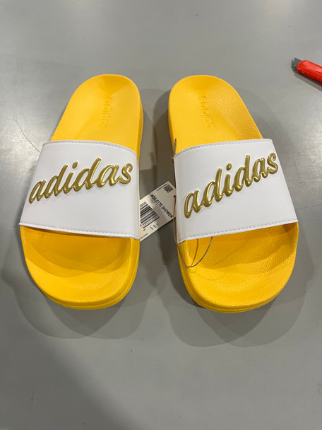 ADIDAS WOMEN'S ADLIETTE SHOWER SCRIPT SLIDES SOCCER SLIDES - 9 - YELOLOW/WHITE New