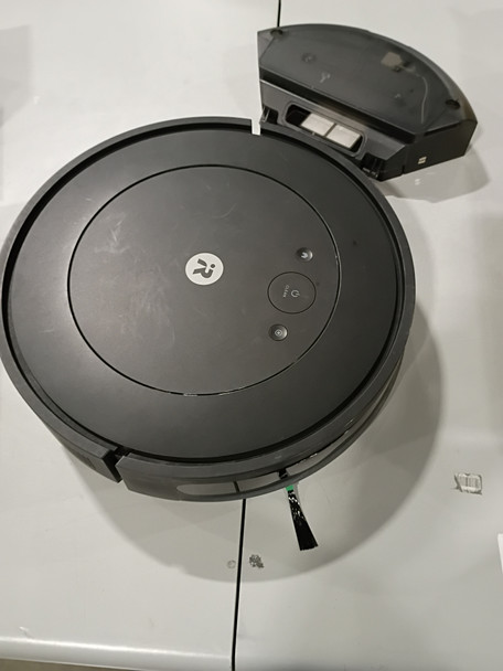 IROBOT ROOMBA COMBO® ESSENTIAL ROBOT - BLACK