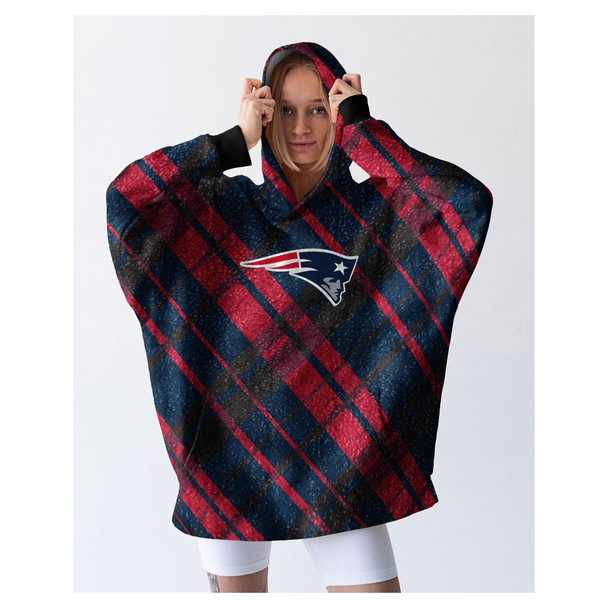 PEGASUS NEW ENGLAND PATRIOTS 34" X 34" DIGITAL DASH SHERPA HOODED FAN CAPE New