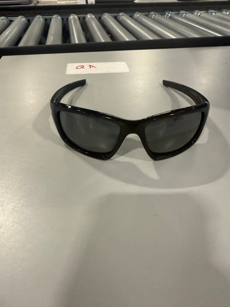 OAKLEY MENS VALVE POLARIZED SUNGLASSES - BLACK