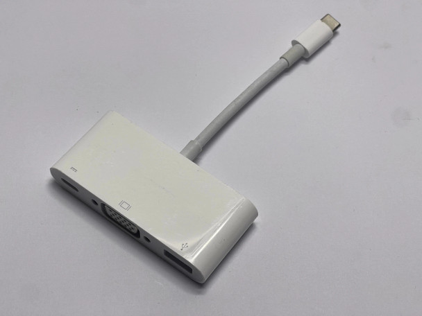 APPLE USB-C VGA MULTIPORT ADAPTER - WHITE