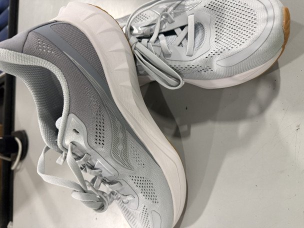 SAUCONY WOMEN'S TIDE 2 SNEAKER SIZE: WOMEN 10.5 (AU/UK W8.5) - CLOUD SILVER