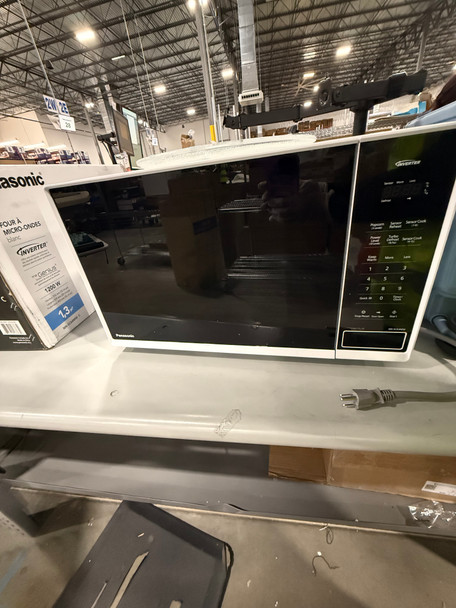 PANASONIC MICROWAVE NN-SC64MWCW - BLACK/WHITE