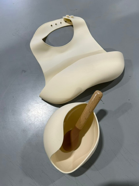 GIGGLE AND GRIN BABY FEEDING 3 PIECE SET BIB, BOWL, SPOON - CREAM