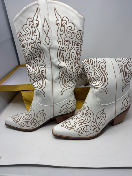 LOCERICH WOMEN'S COWBOY BOOTS - SIZE: WOMEN 9.5 - WHITE