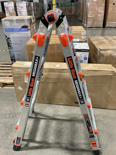 LITTLE GIANT LADDER MEGALITE+ WITH LEVELERS BY LITTLE GIANT - SILVER