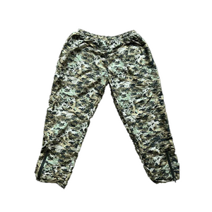 The Osprey Rain Pants are designed to keep you dry, quiet, and mobile in harsh conditions. Featuring a fully waterproof, wind-blocking shell, they protect you from driving rain, wet brush, and muddy terrain without adding bulk. The silent fabric keeps noise low when game is close, and the breathable design prevents overheating during active hunts.

With adjustable cuffs and a comfortable athletic fit, these pants layer easily over your hunting base gear, making them a must-have for unpredictable weather and all-season performance.
