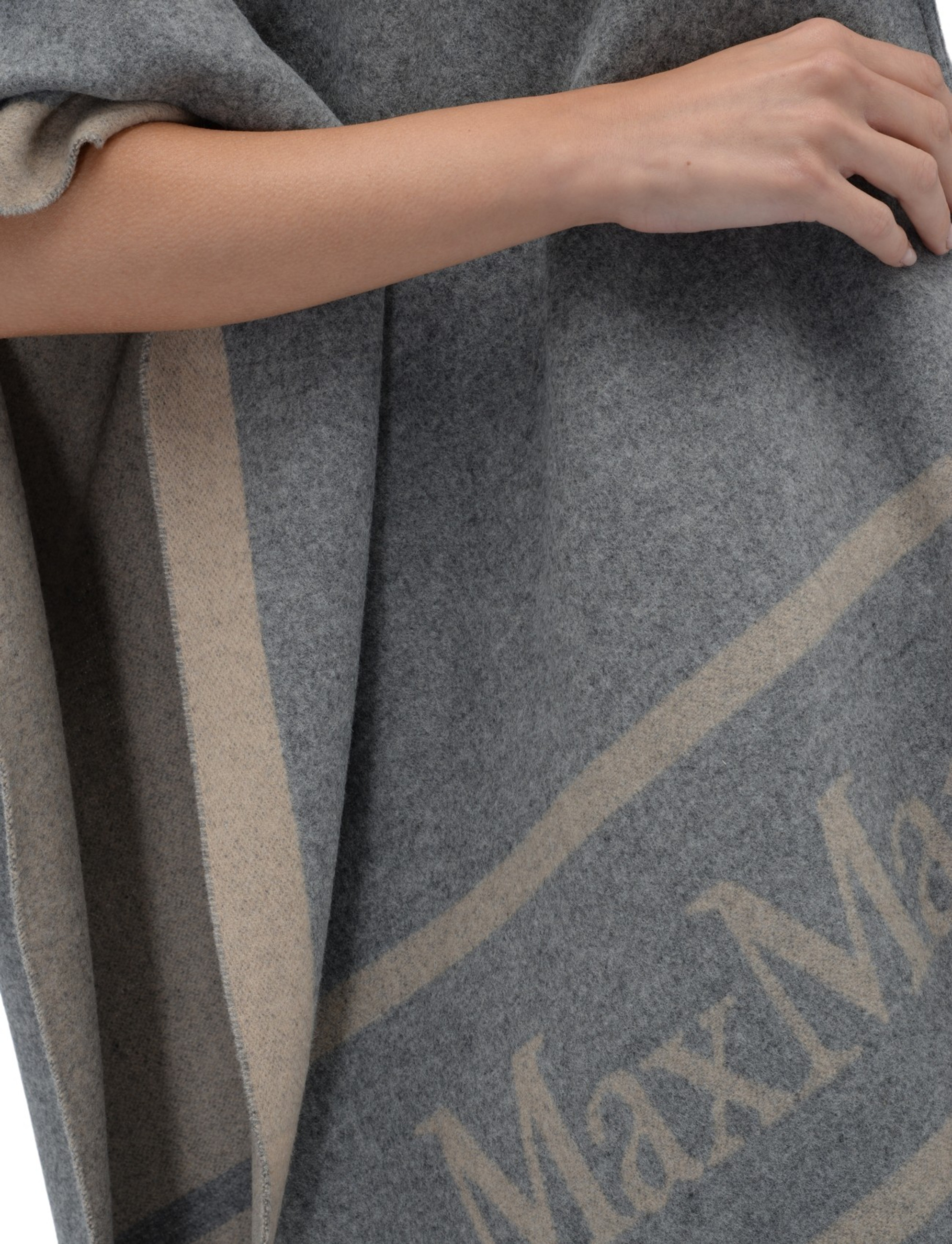 Max Mara Studio Hilde grey wool poncho | H-Brands Max Mara Studio Hilde grey wool poncho | H-Brands