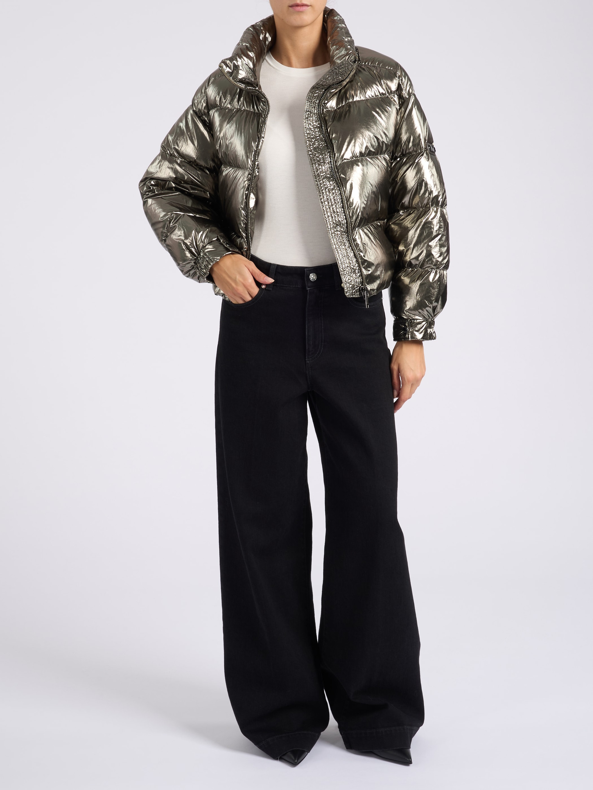 みーこ Michael Kors Down jacket with a shiny silver finish | H-Brands