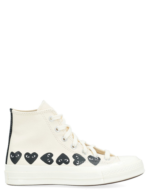 Sneaker alta Comme des Garçons Play x Converse beige con cuori neri