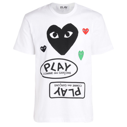 camiseta blanca corazones y logos 1