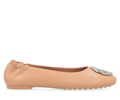 Bailarina Tory Burch Claire en piel color arena