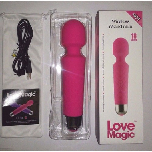 Rechargeable Silicone Magic Wand Vibrator pink