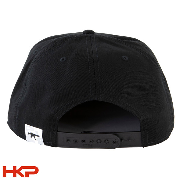 Casquette HK Army Split Snap Back – Noir/Blanc/Rouge – Taille Adulte – Neuve