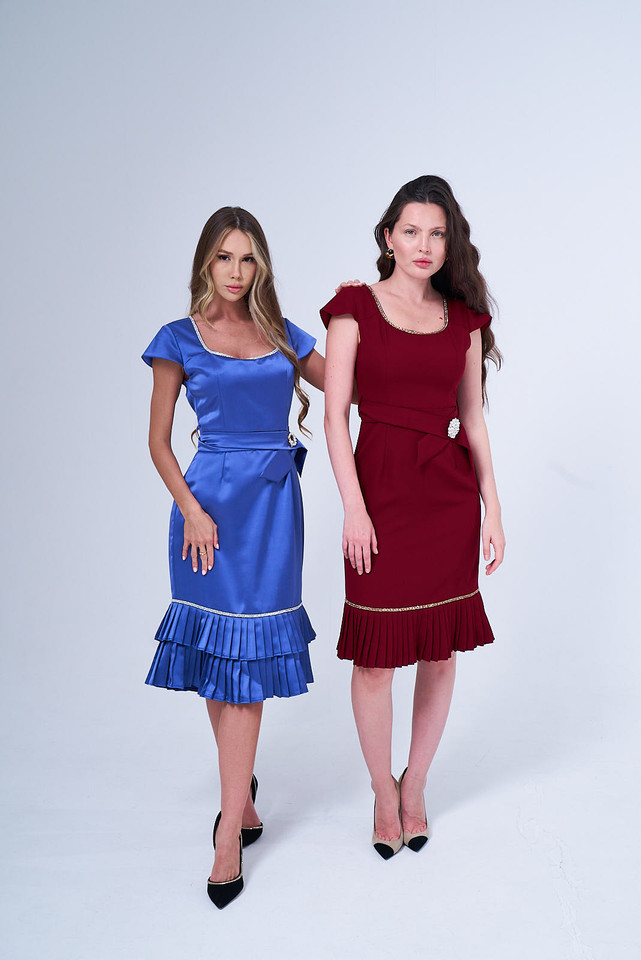 Coqueta Burgandi Pleated Midi Dress