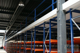 Stellingen in combinatie met verdiepingsvloer