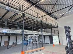 Een dubbele entresolvloer - Slimme manier om ruimte te verdriedubbelen!