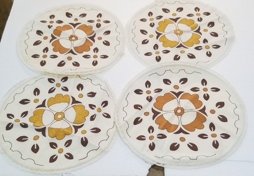 Cloth fabric round placemats doilies 80s style design set of 4 main picture of all 4 shown