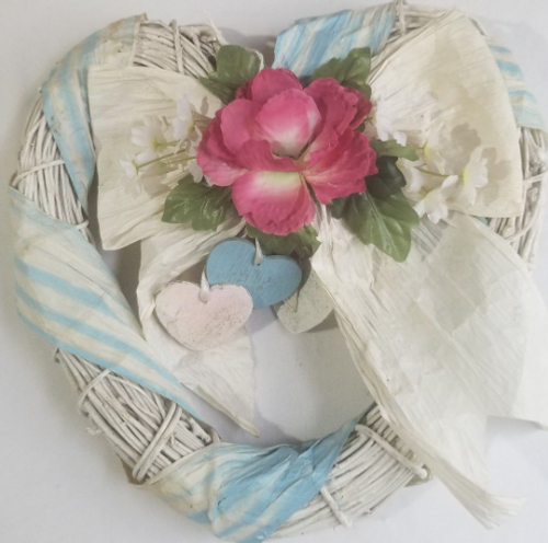 White Wreath Heart Shape unique main picture of it White Wreath Heart Shape unique main picture of it