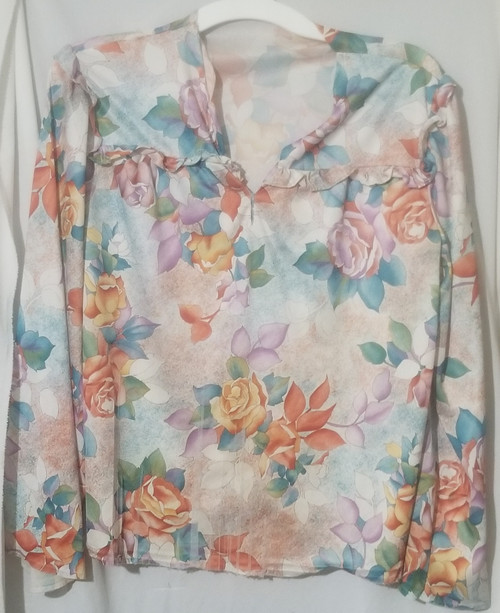 Womens Ladies V Neck Vintage Flower Floral blouse circa 70s main picture of the blouse